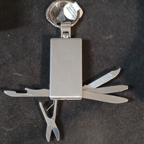 6 In 1 Multi Tool Key Chain - Picture 2 of 4